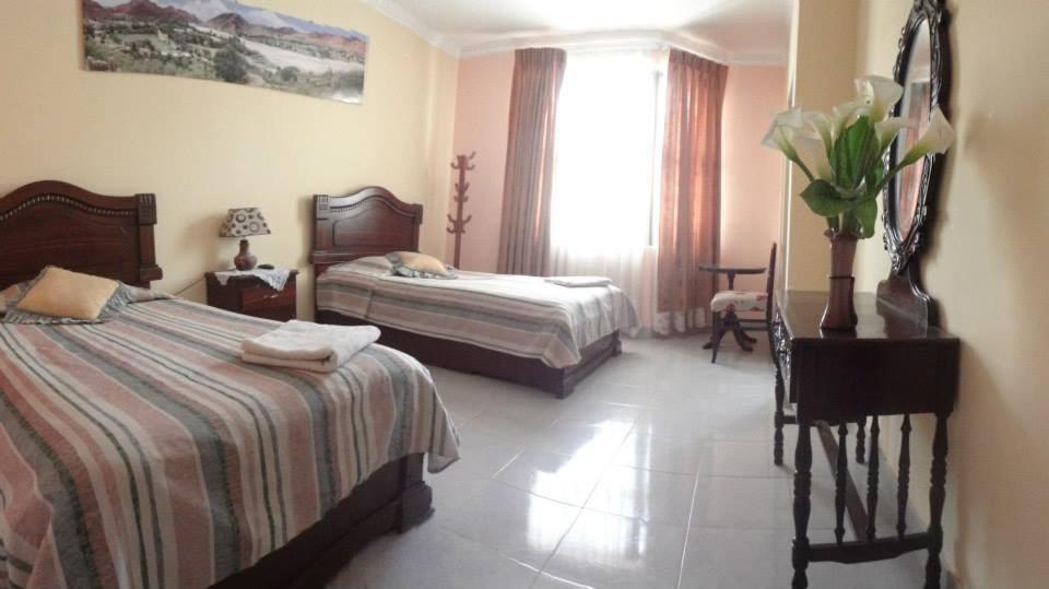 Hotel La Torre Tupiza Esterno foto